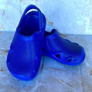 Size 7 boys blue sandals